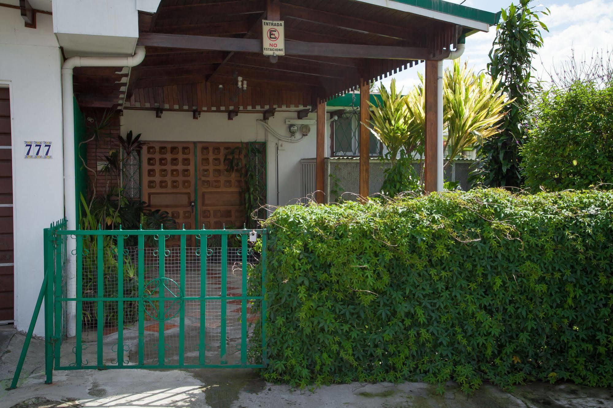 Casa Kibi Kibi Hotel San Jose  Bagian luar foto
